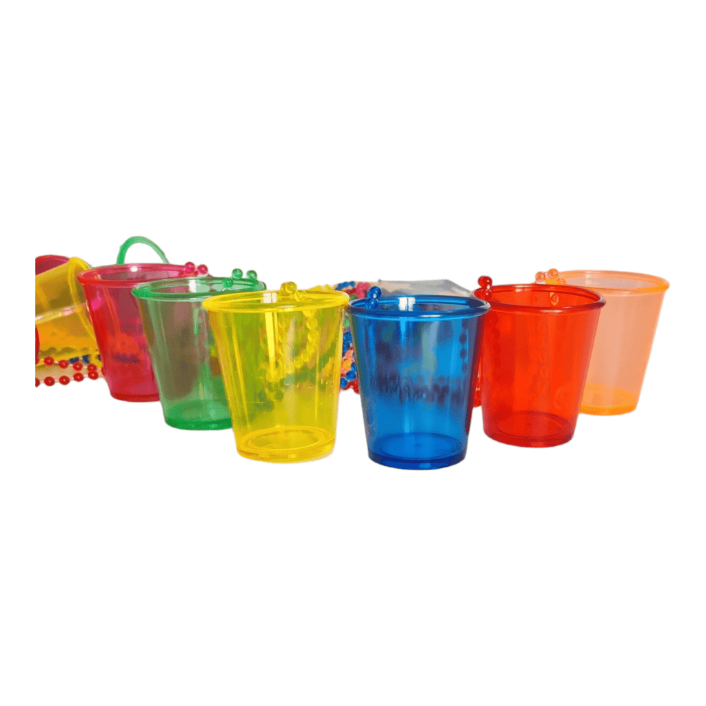 12 collares de perlas con vasos para shots translucidos